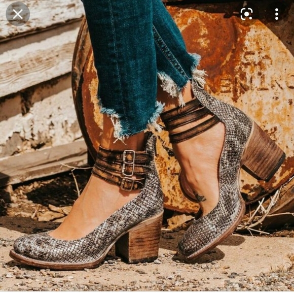 Freebird by Steven Randi blue multi snake NWT sz 7 - Picture 2 of 9